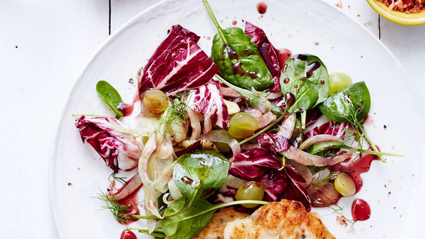 Palbohnenplätzchen mit Trauben-Radicchio-Salat Rezept
