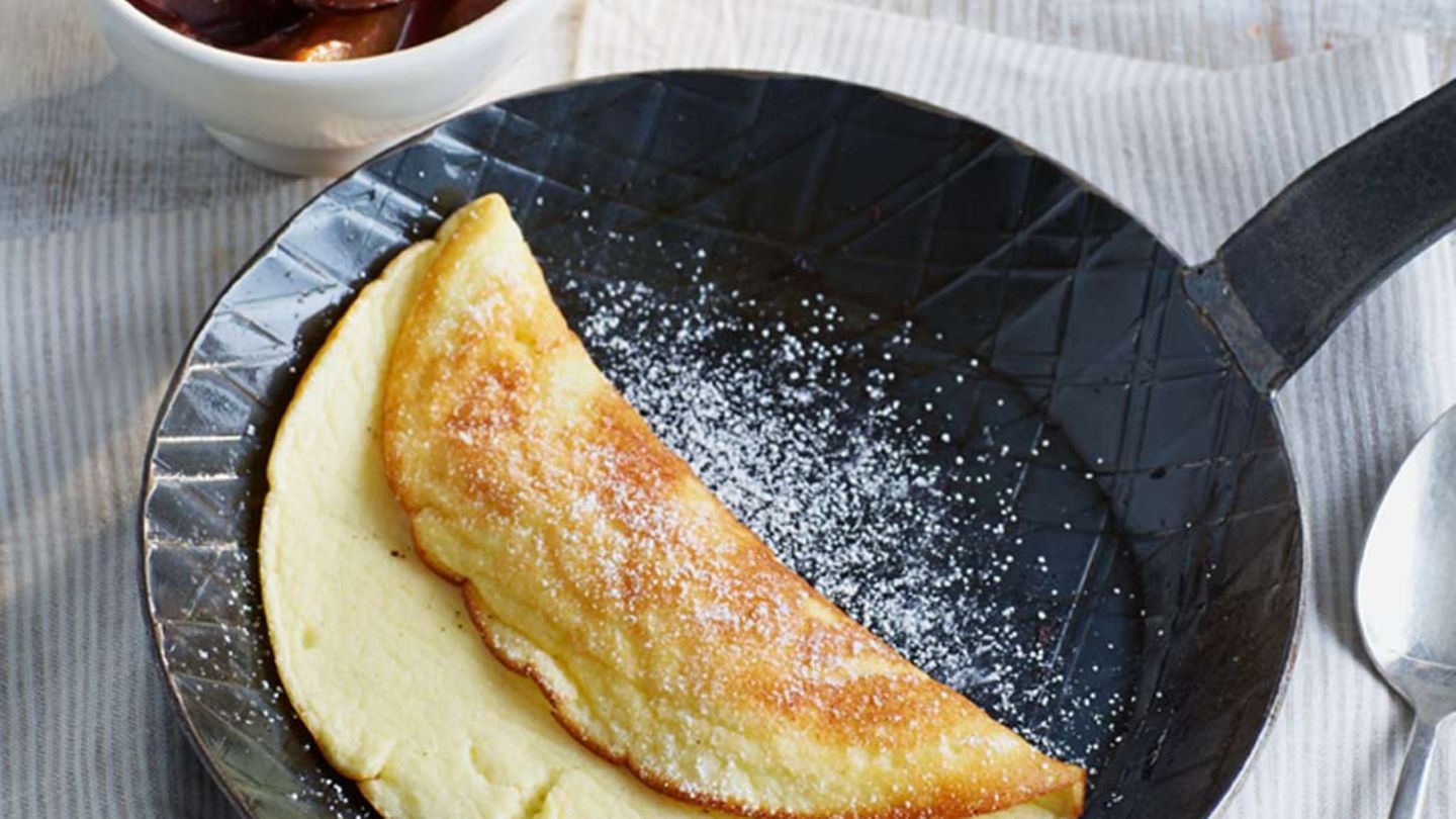 Quark-Omelette mit Zwetschgen Rezept