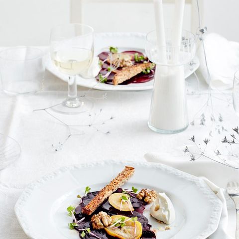 Rote-Bete-Salat mit Salzzitrone und Käse-Mousse