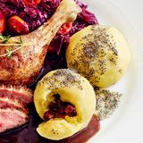 Kartoffelknödel mit Physalisfüllung