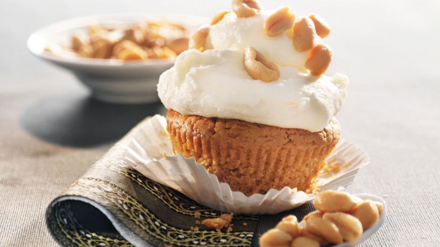 Cupcakes mit Erdnussbutter und Frischkäse-Creme Rezept - [ESSEN UND ...