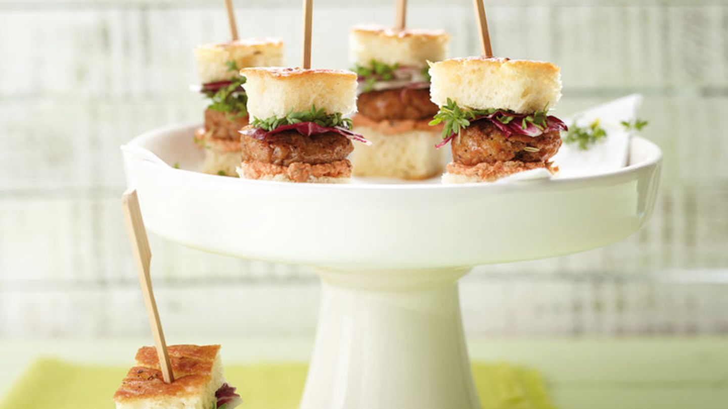 Mini-Focaccia-Burger mit Salsiccia Rezept