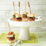 Mini-Focaccia-Burger mit Salsiccia