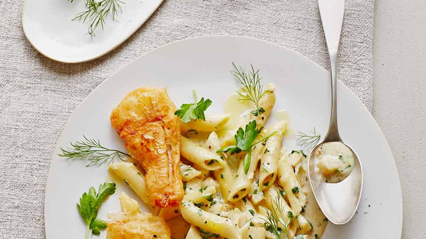 Penne in Parmesansauce mit knusprigem Kabeljau Rezept - [ESSEN UND TRINKEN]