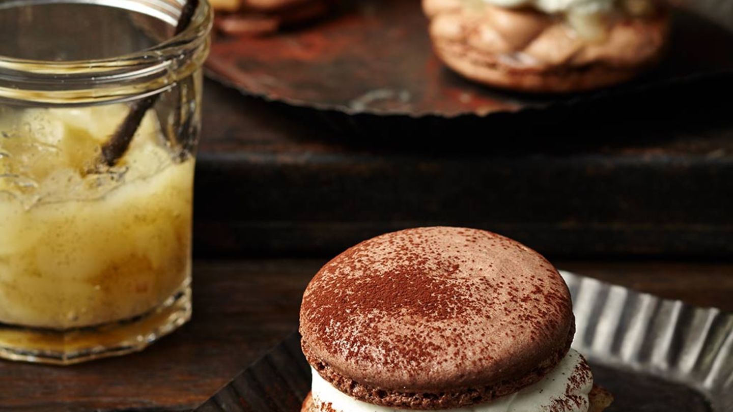 Macaron-Burger mit Birnenkompott Rezept