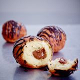 Berliner mit Nougat und Schoko