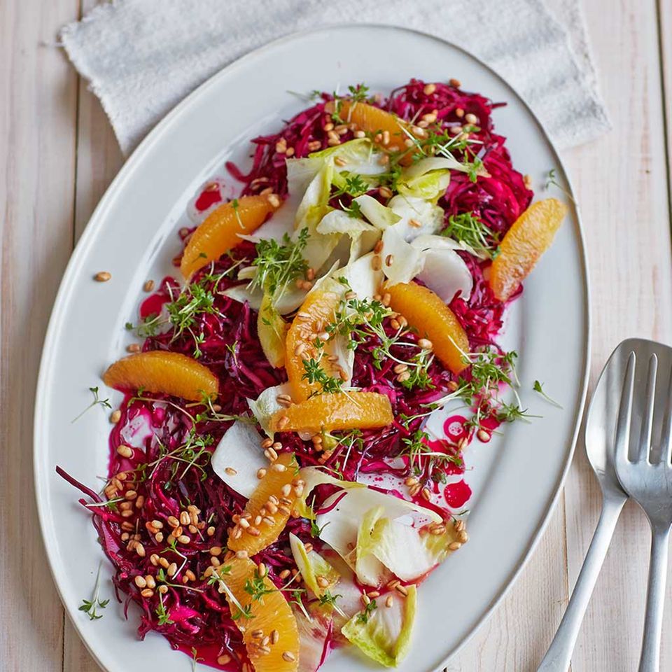 Rotkohl-Orangen-Salat mit Gersten-Popcorn Rezept - [ESSEN UND TRINKEN]