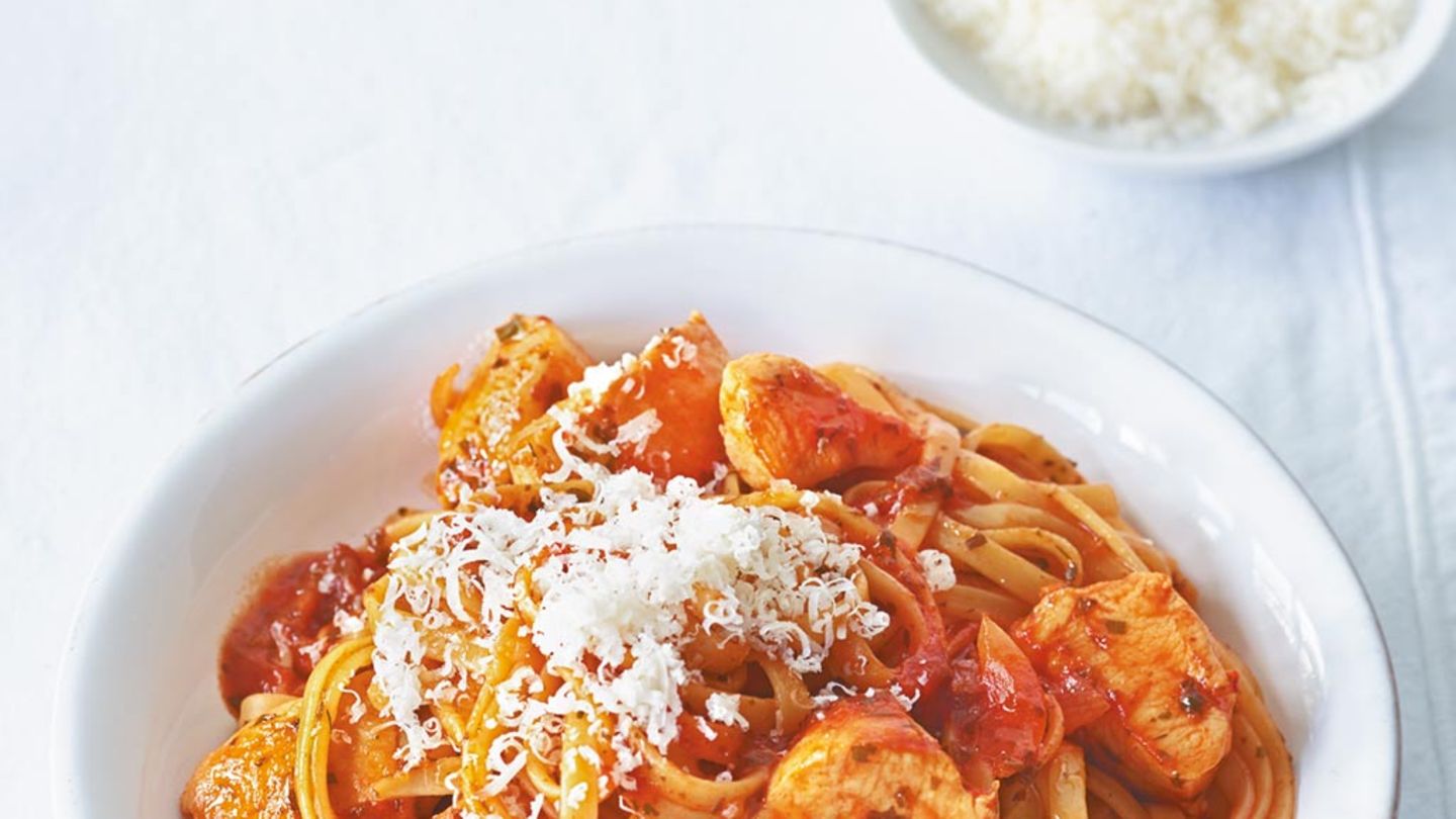 Tomatennudeln mit Hähnchen Rezept