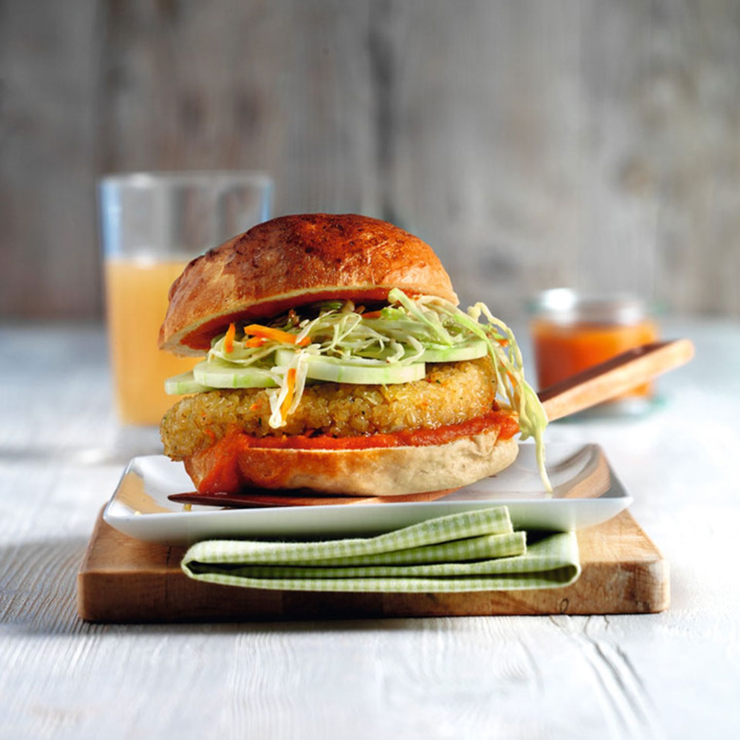 Veggie-Burger mit Spitzkohl