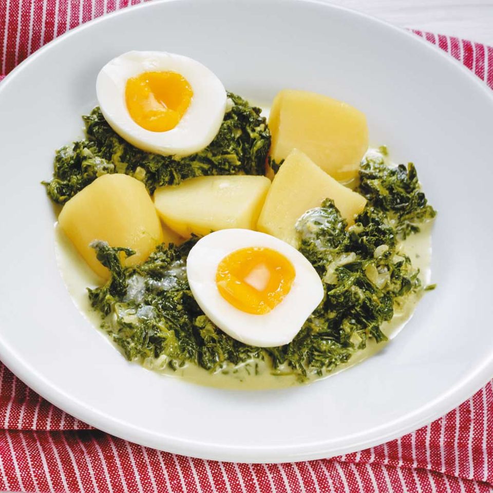 Eier auf Gorgonzola-Spinat