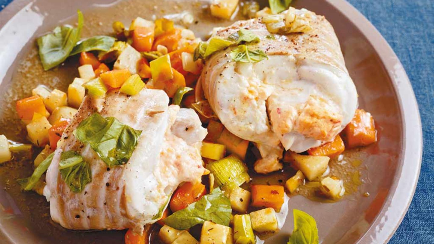 Seelachsröllchen auf Gemüse Rezept