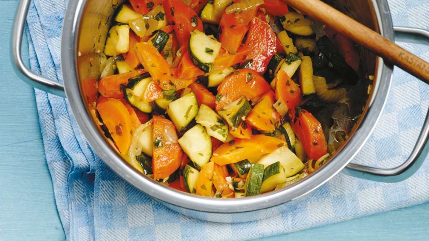 Zucchini-Möhren-Gemüse Rezept - [ESSEN UND TRINKEN]