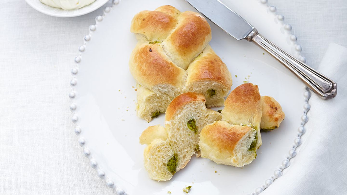 Kleine gefüllte Osterzöpfe Rezept