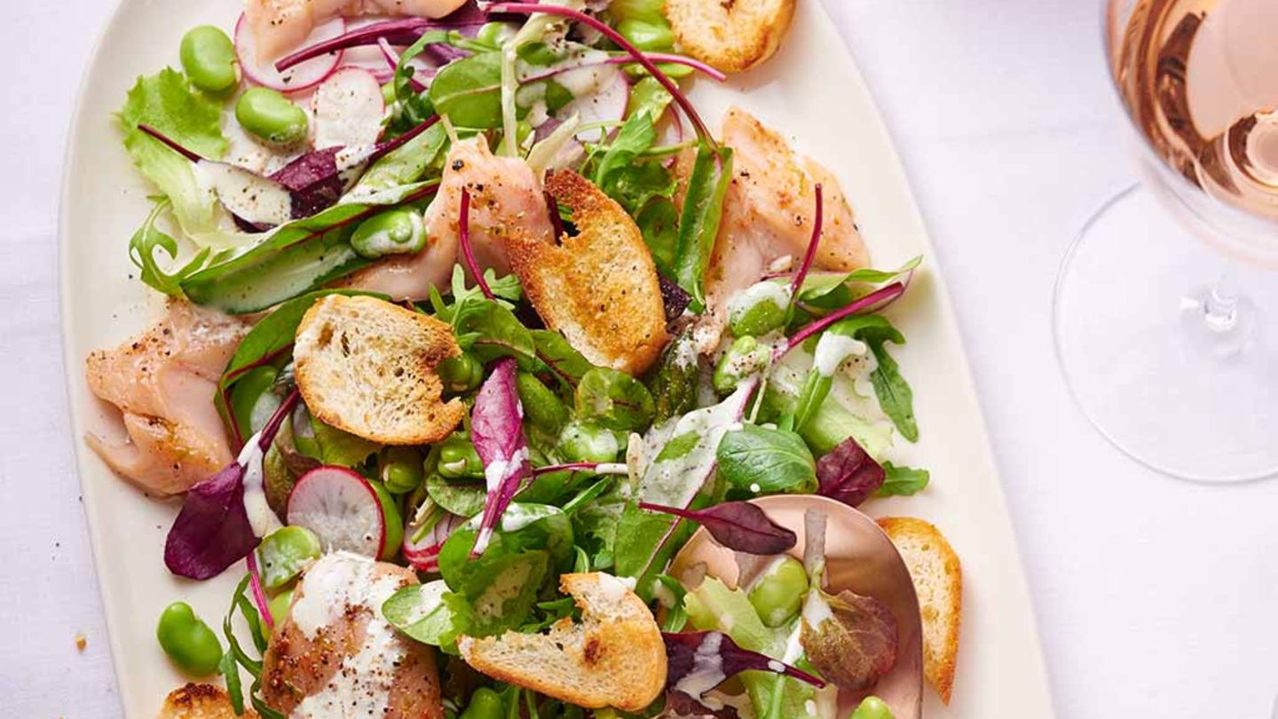 Salat mit Aromen-Saibling Rezept