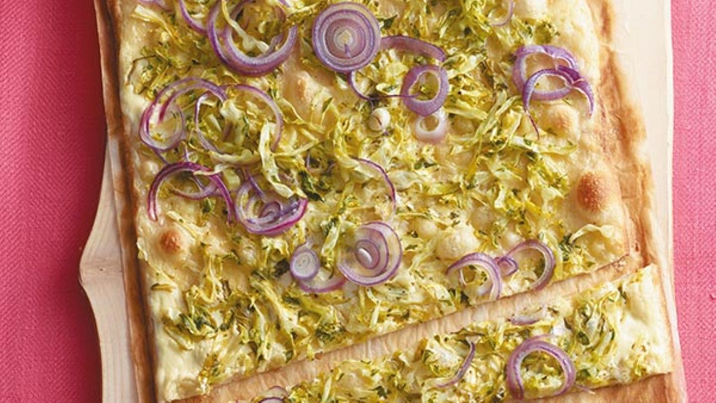 Spitzkohl-Flammkuchen Rezept