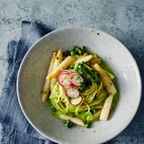 Spaghetti mit Spargel und Brokkolisauce