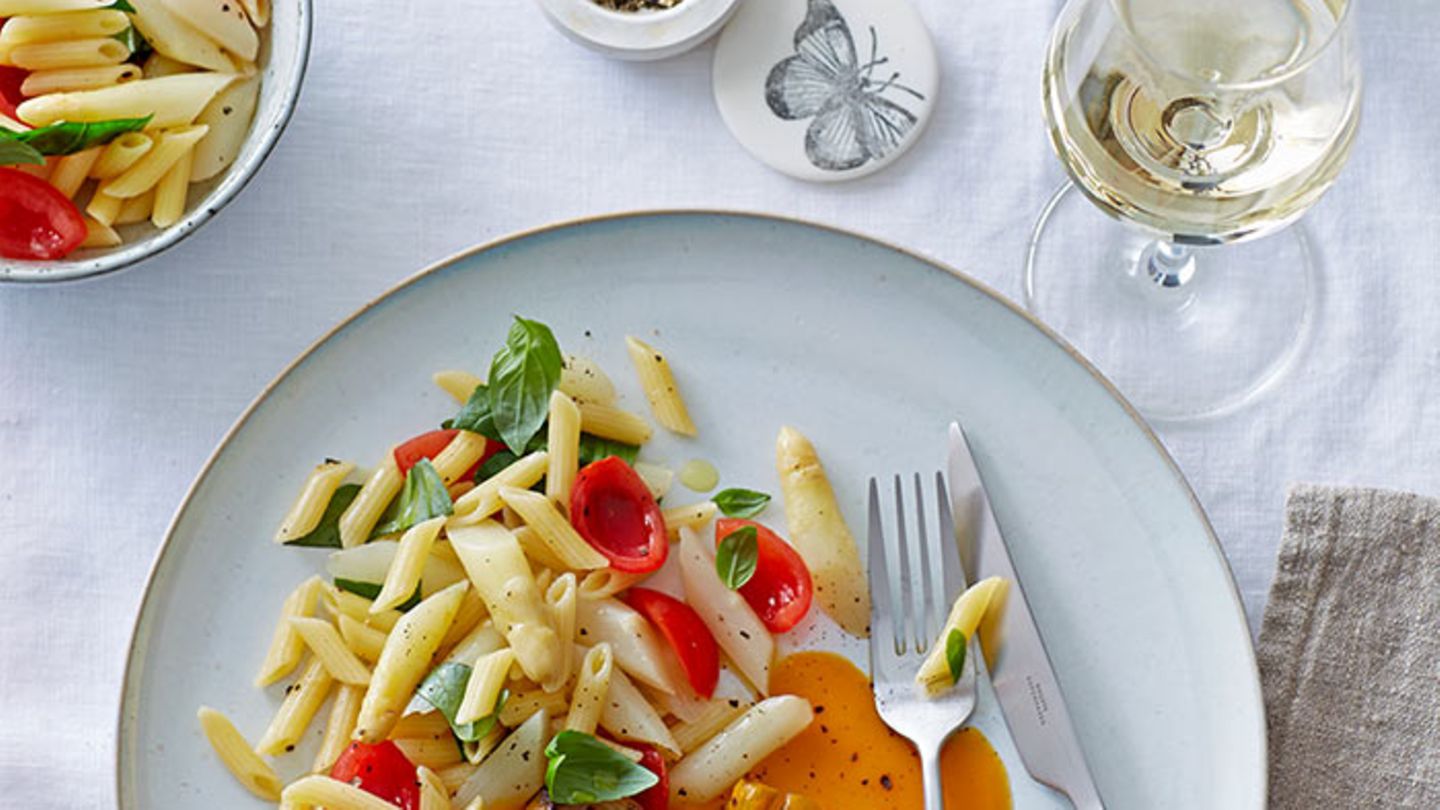 Nudelsalat mit Spargel Rezept - [ESSEN UND TRINKEN]