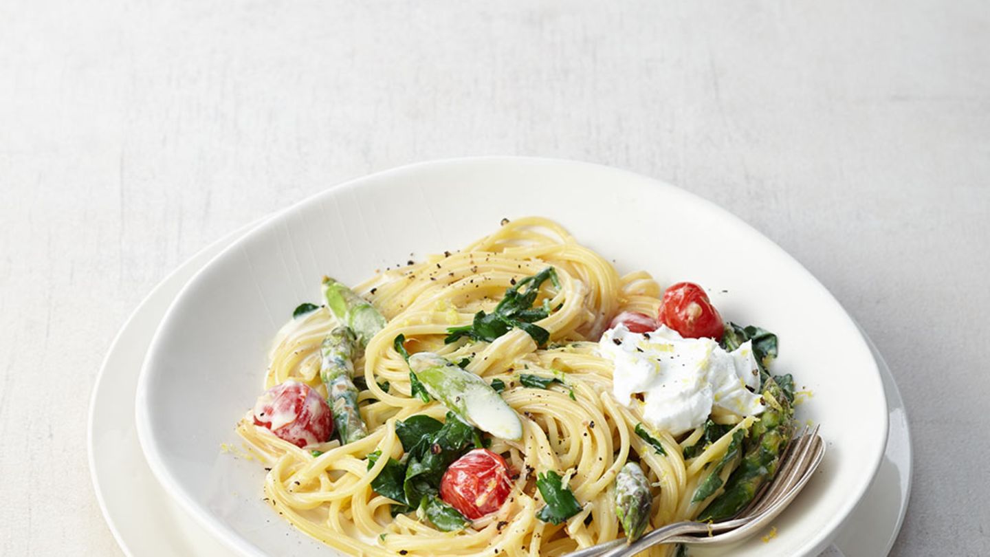 Spaghetti mit Brunnenkresse und Spargel Rezept