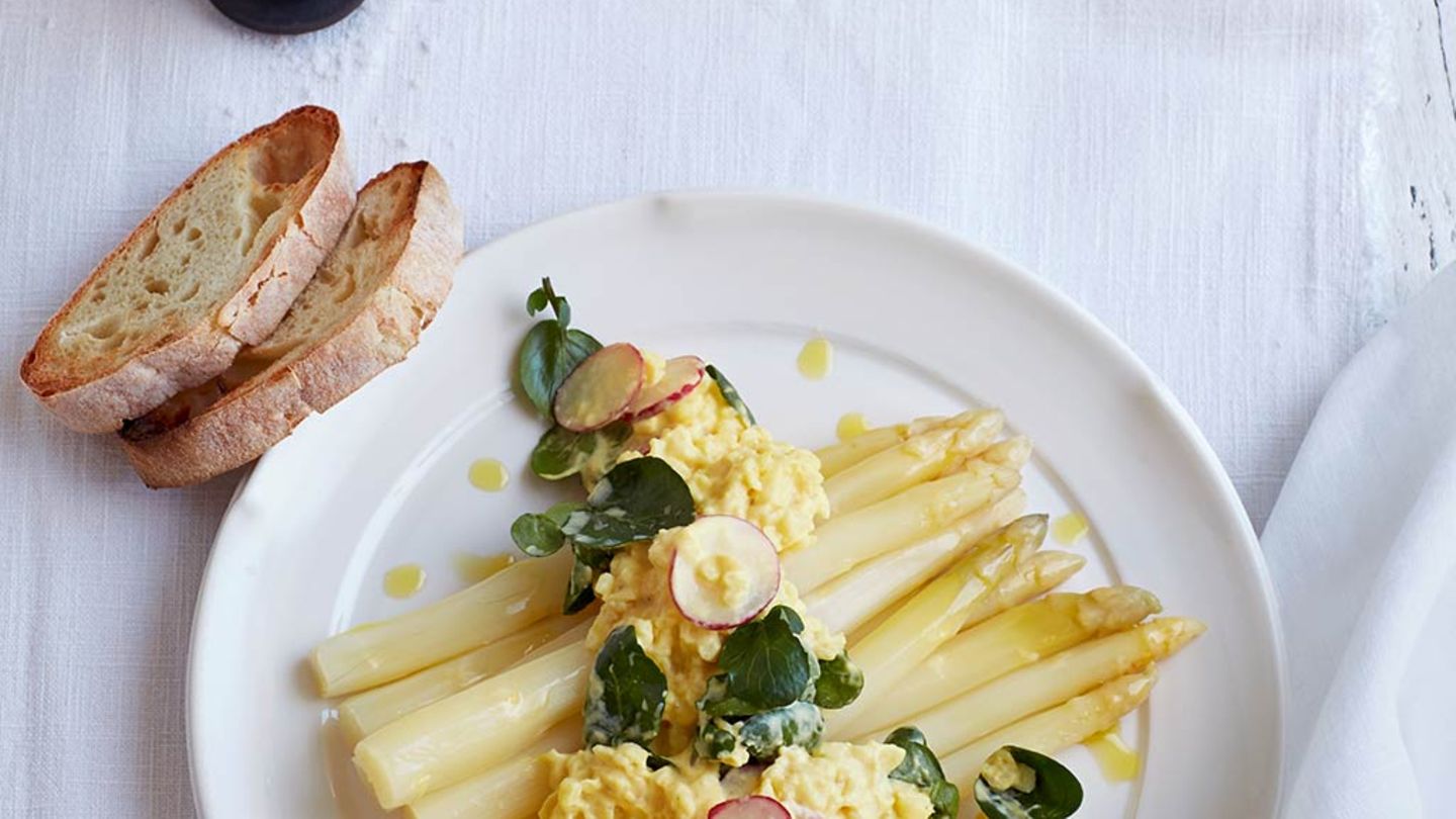 Spargel mit cremigem Brunnenkresse-Häckerle Rezept