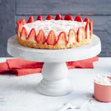 Erdbeer-Kokos-Torte mit Limette