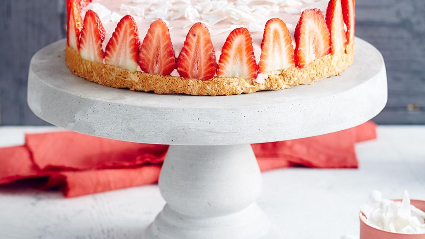 Erdbeer-Kokos-Torte mit Limette Rezept
