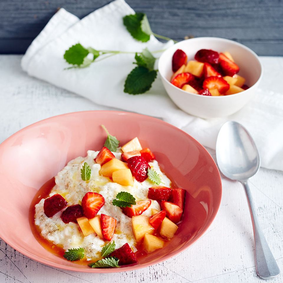 Erdbeer-Melonen-Kompott mit Pfeffer-Risotto
