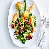 Gefüllte Zucchiniblüten mit Reissalat