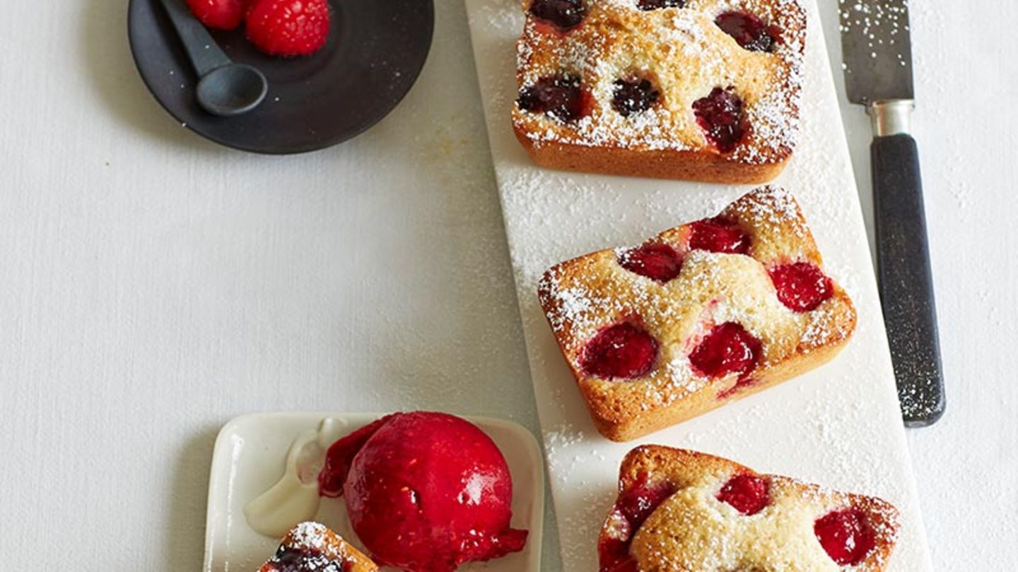 Financiers (Goldbarrenküchlein) mit Himbeeren Rezept