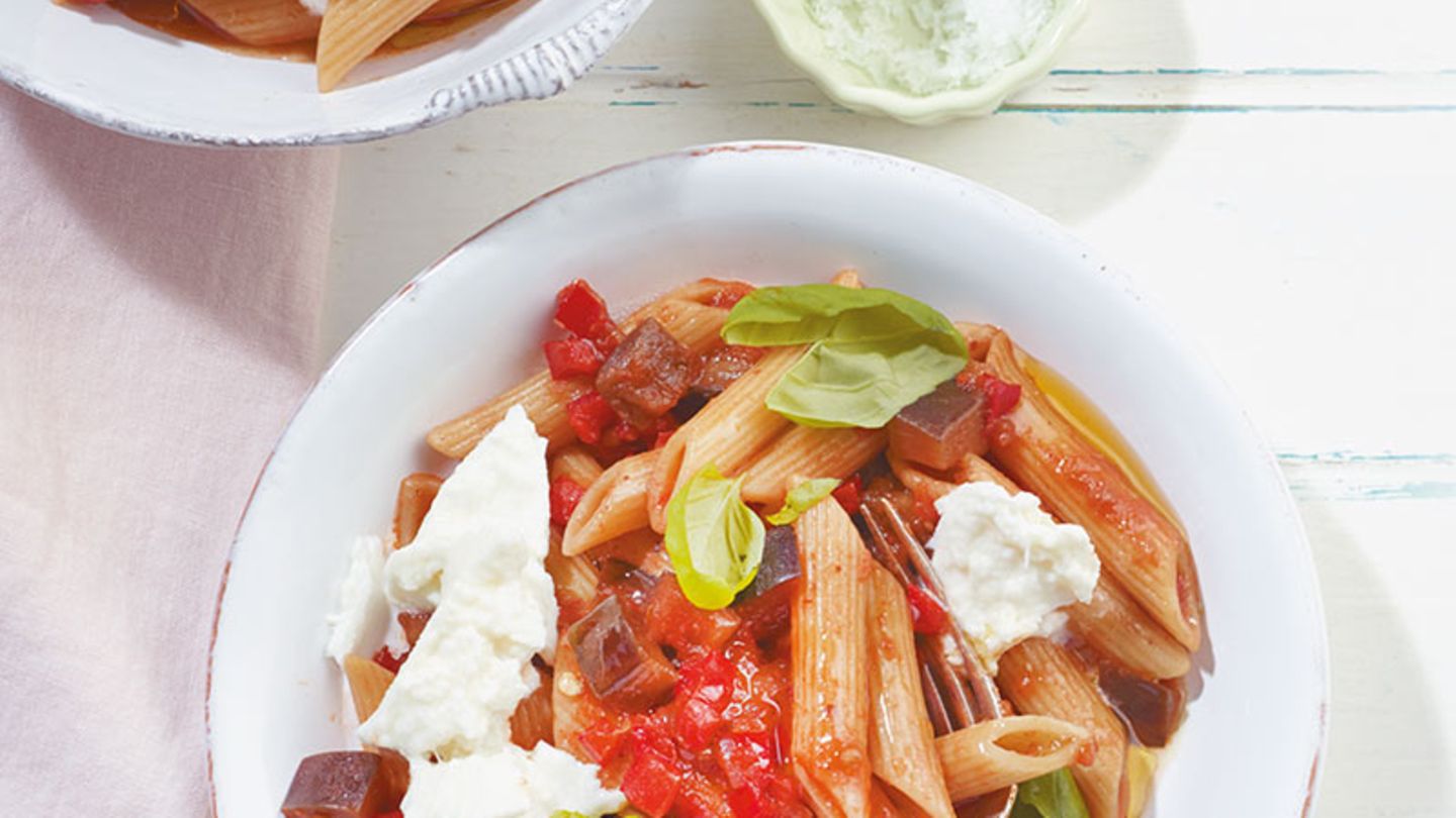 Auberginen-Paprika-Pasta Rezept - [ESSEN UND TRINKEN]