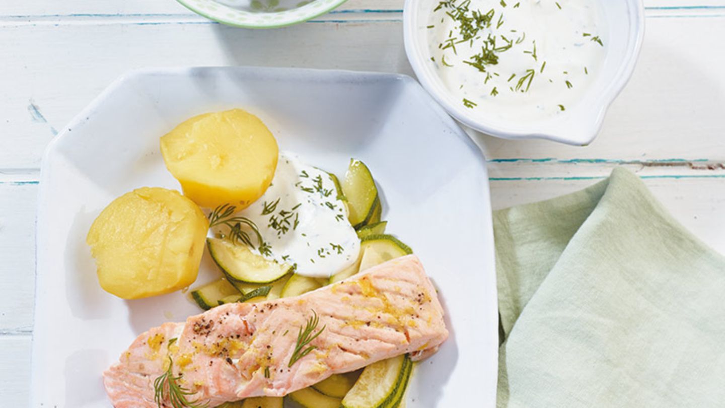 Lachs mit Zucchini und Dillcreme Rezept