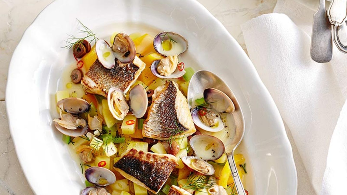 Muscheln und Wolfsbarsch mit Paprika und Dill Rezept