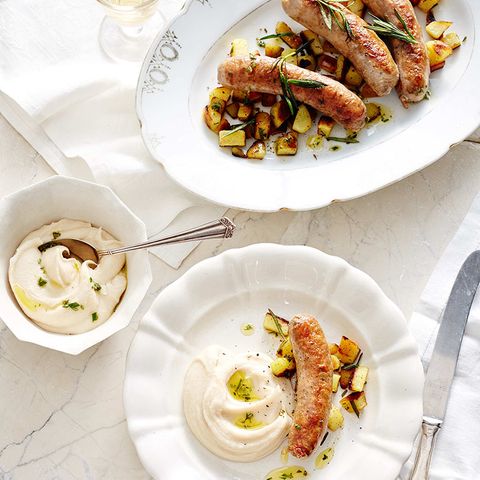 Salsiccia mit Bohnenpüree und Rosmarinkartoffeln