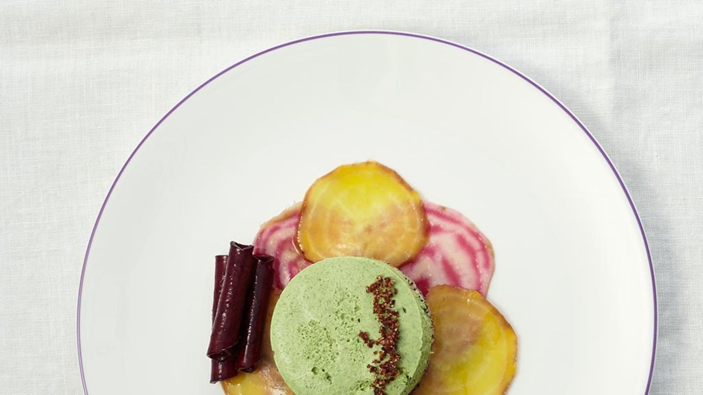 Pikanter Käsekuchen mit Carpaccio von dreierlei Bete Rezept