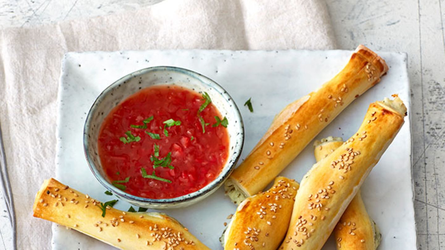 Ziegenkäserollen mit Chilisauce Rezept