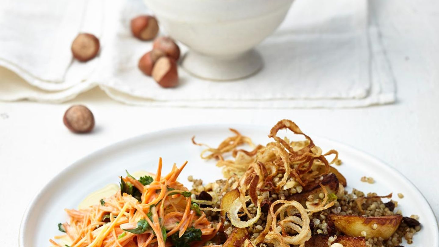 Buchweizenpfanne mit Möhrensalat Rezept