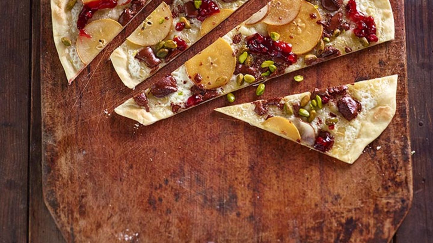 Flammkuchen mit Birne und Schoko Rezept