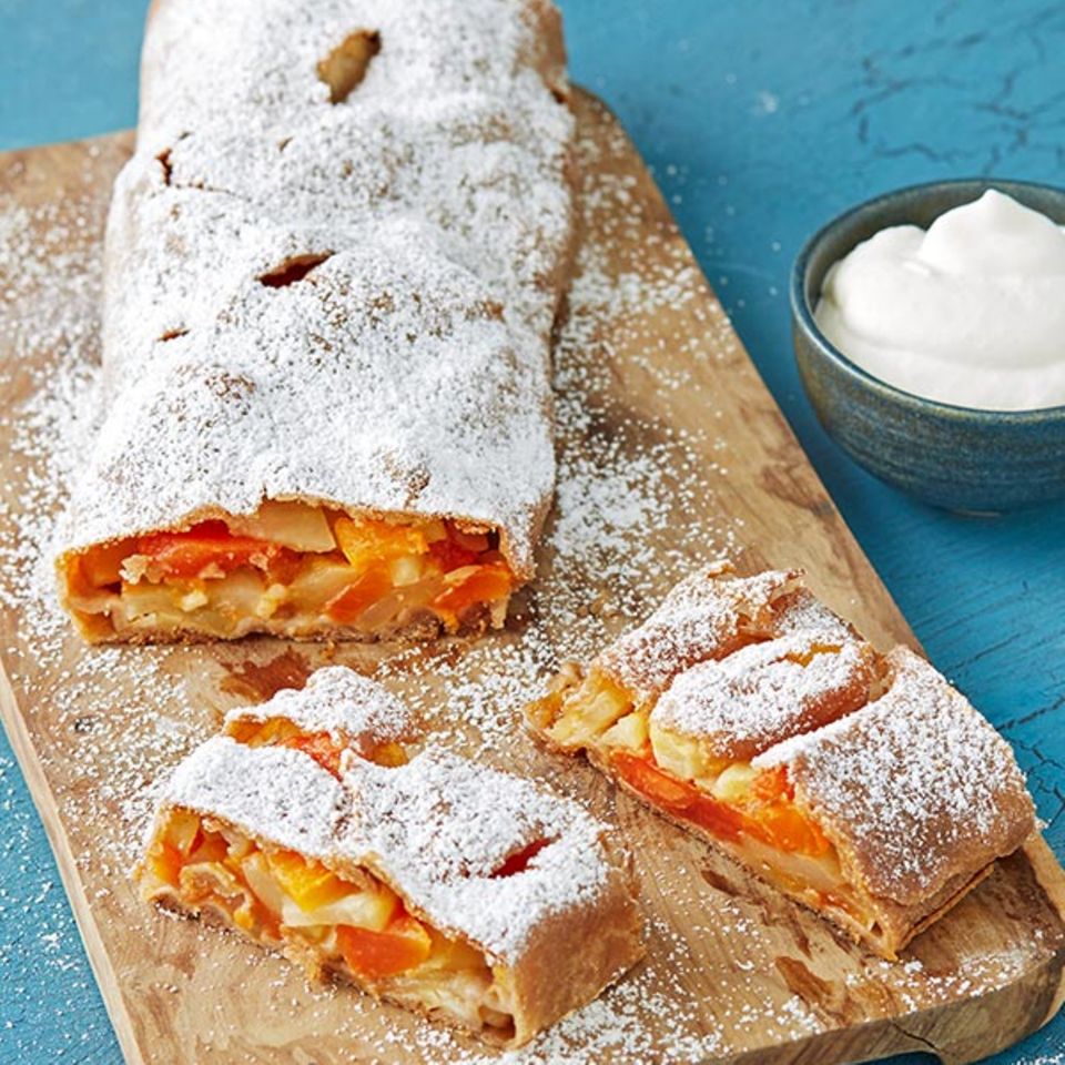 Apfel-Papaya-Strudel Rezept - [ESSEN UND TRINKEN]