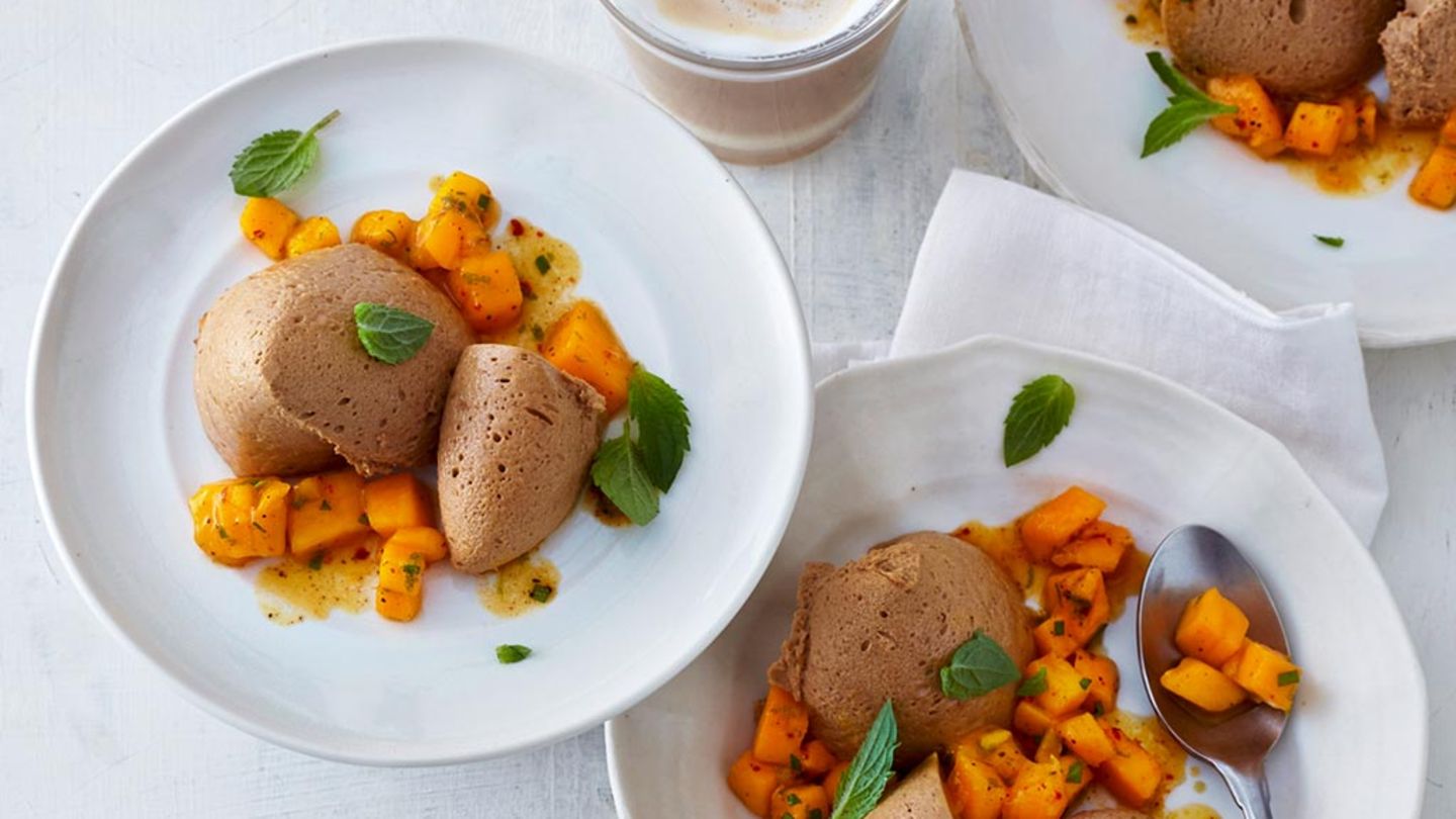 Espresso-Mousse mit Mango-Relish Rezept