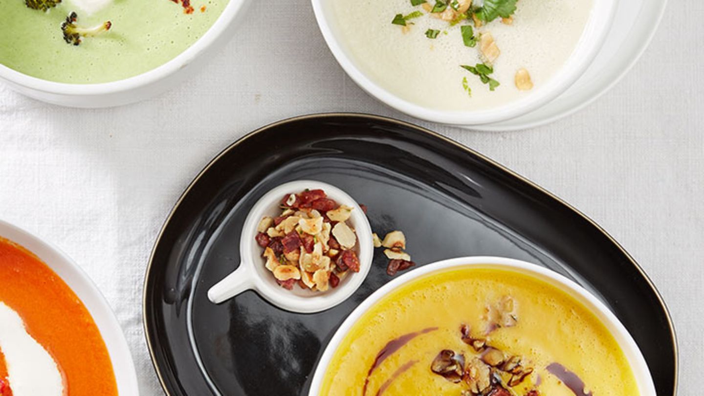 Kürbissuppe mit Schinken-Nuss-Topping Rezept