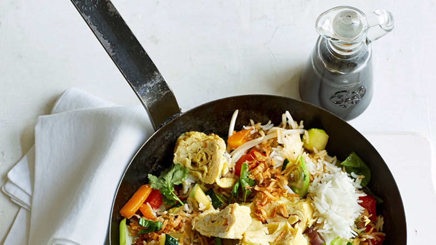Bratreis mit Gemüse und Ei Rezept