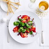 Graved Lachsforelle mit Salat