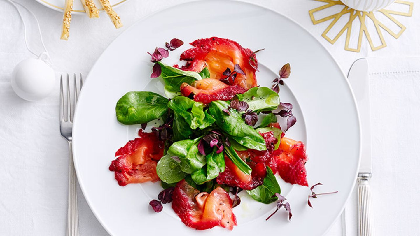Graved Lachsforelle mit Salat Rezept