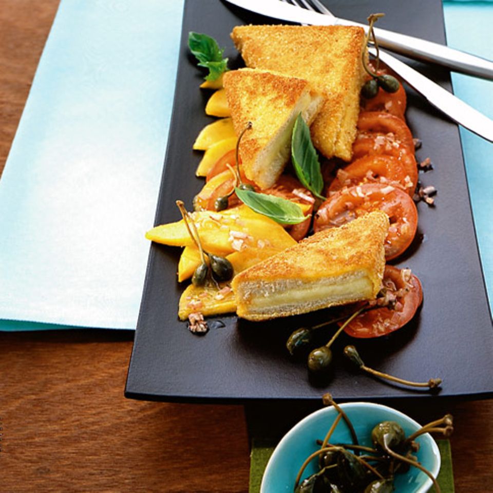 Gebackener Mozzarella mit Mangosalat