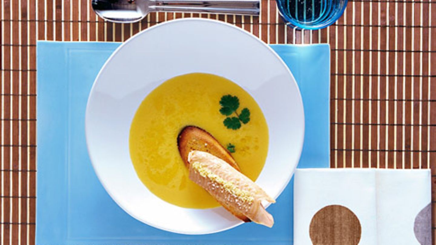 Paprikasuppe mit gedämpfter Forelle und Ingwer Rezept