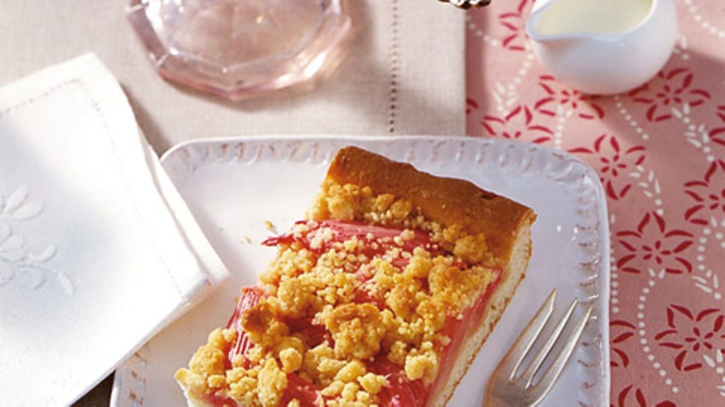 Rhabarberkuchen mit Ingwerstreuseln Rezept