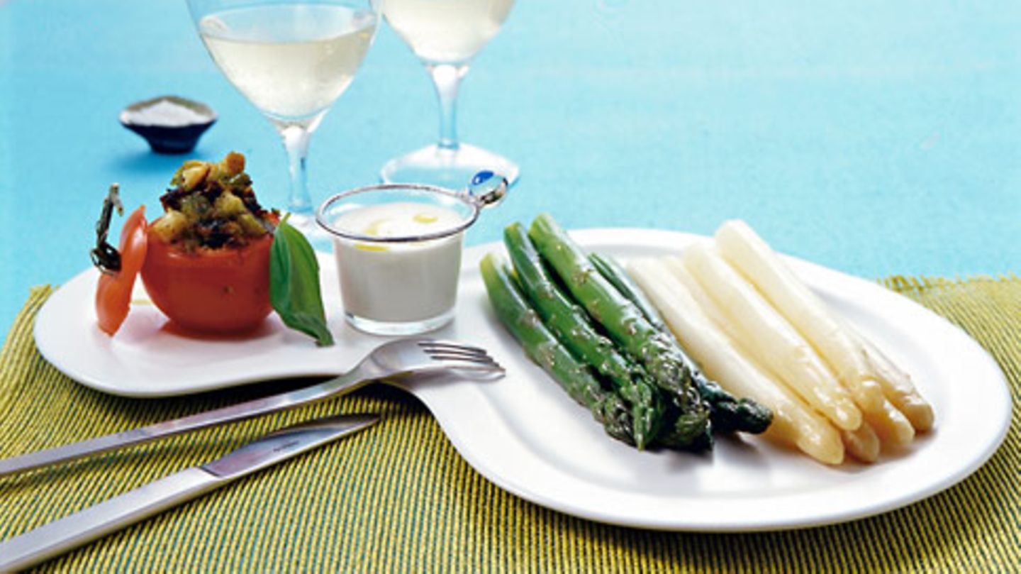 Spargel mit Ziegenkäse und gefüllten Tomaten Rezept - [ESSEN UND TRINKEN]
