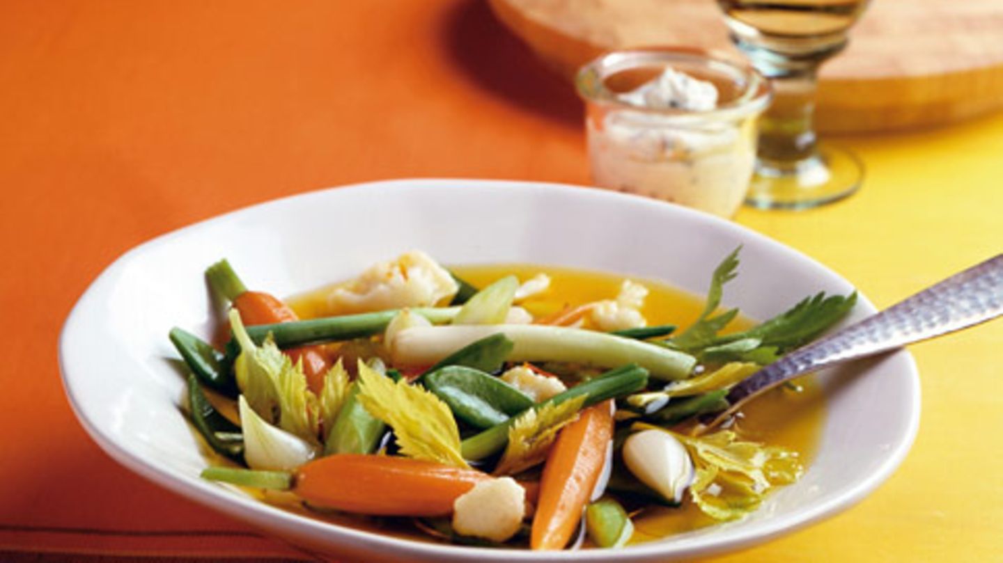 Gemüse in Safranbrühe Rezept