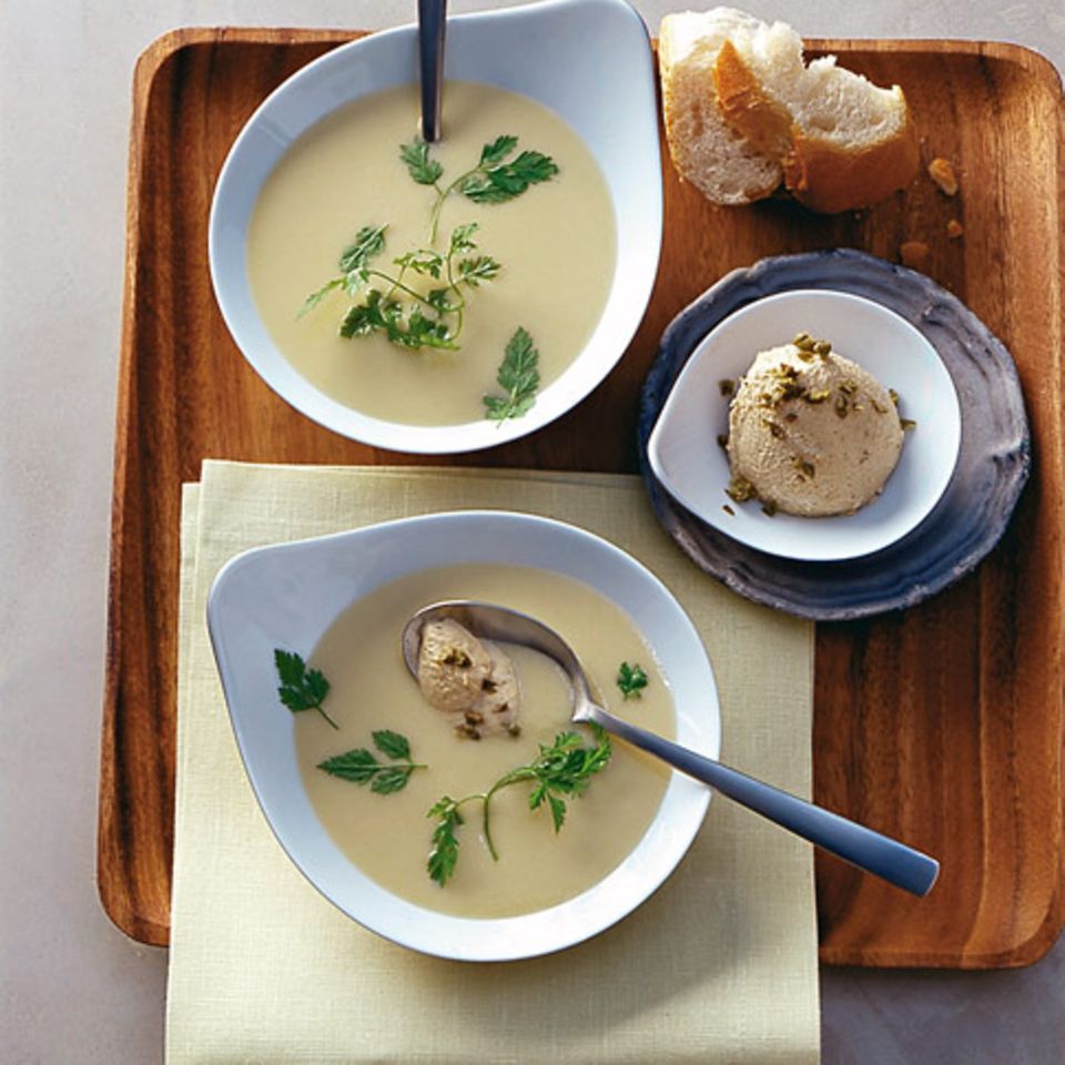 Thunfisch-Mousse mit Kartoffel-Porree-Suppe Rezept - [ESSEN UND TRINKEN]