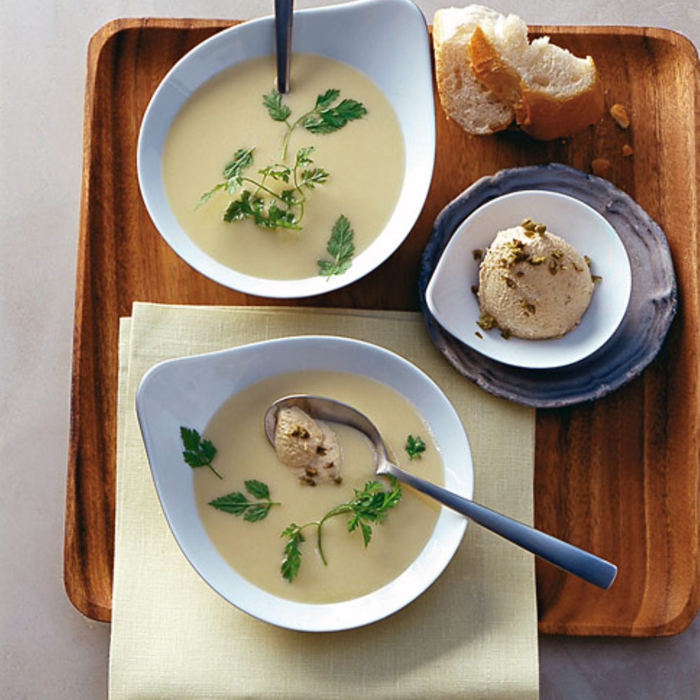 Thunfisch-Mousse mit Kartoffel-Porree-Suppe