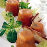 Bouillabaisse-Gelee mit Salat und Senfsauce